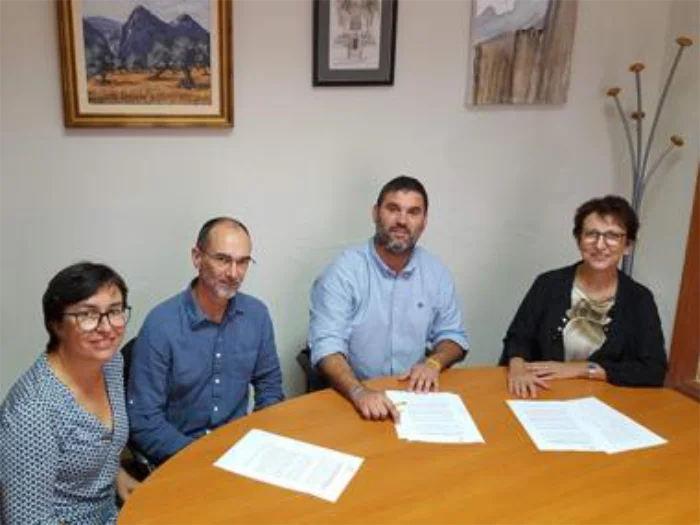 Actores politicos y Los estudiantes se implican en la gestión de la Comuna de Bunyola